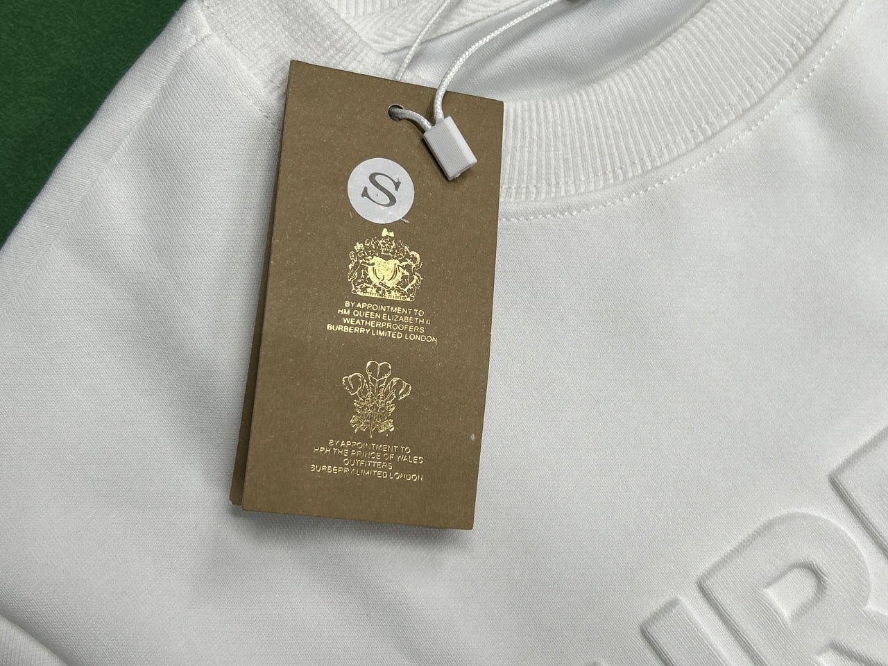 Article: BURBERRY  T-shirt