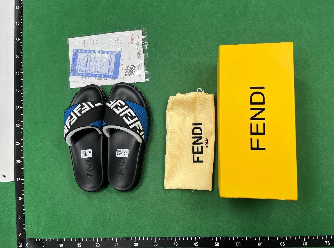  Fendi Slides 