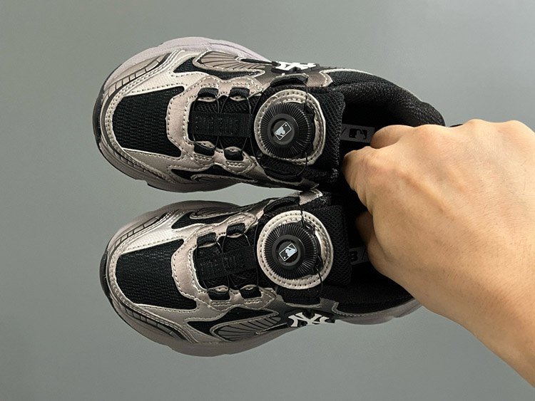 MLB New York Yankees low-top children's non-slip and wear-resistant shoes